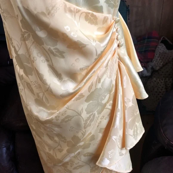 Elegant Yellow Floral Wrap-Style Women’s Dress - Picture 8 of 14